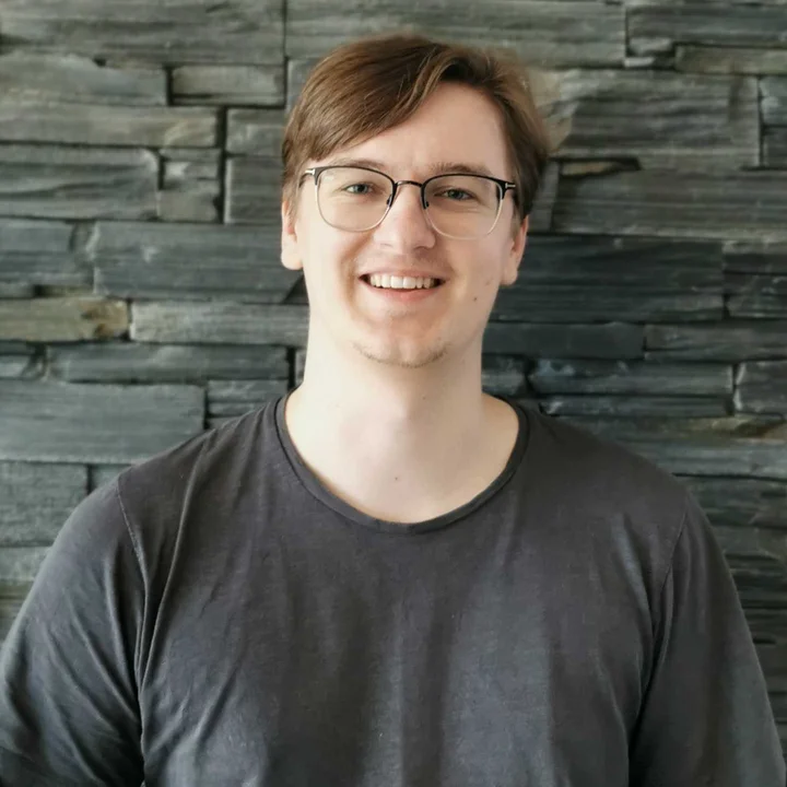 Porträtt av Zachris Stenhammar, AI-Augmented Software Engineer